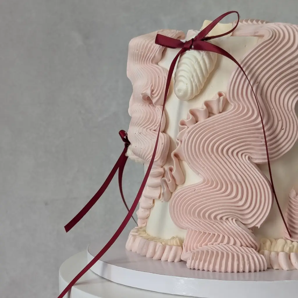 The Beautifully Undone Cake - Image 4